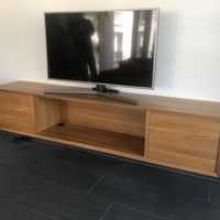 Sideboard schwebend